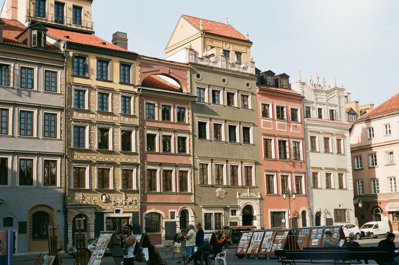 Red Brick Old Town Apartment ワルシャワ エクステリア 写真