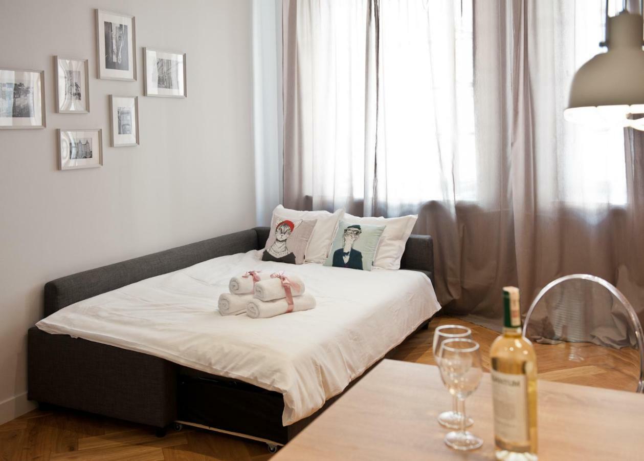 Red Brick Old Town Apartment ワルシャワ エクステリア 写真