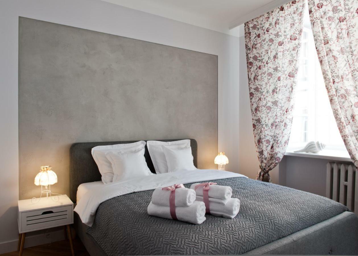 Red Brick Old Town Apartment ワルシャワ エクステリア 写真